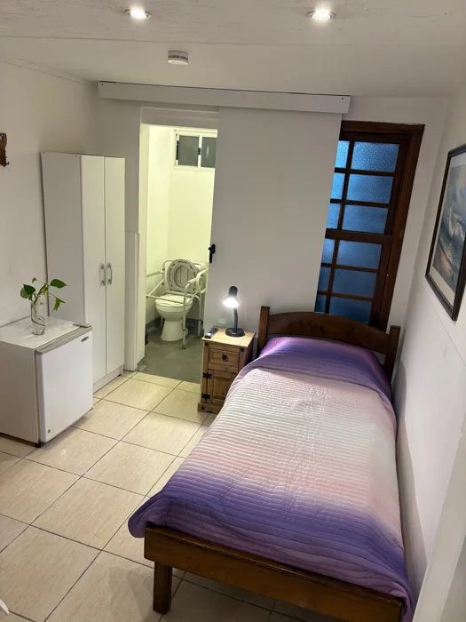 Habitación y baño accesible