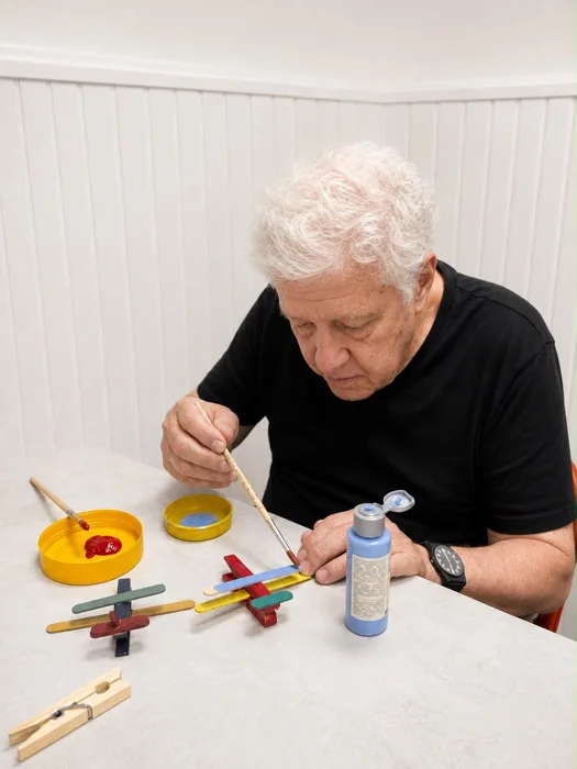 Residente en un taller de pintura
